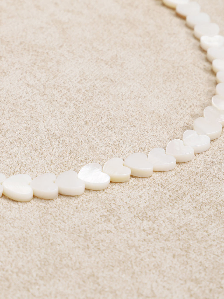 Shell love necklace Sustainable Necklaces - BERLOOK