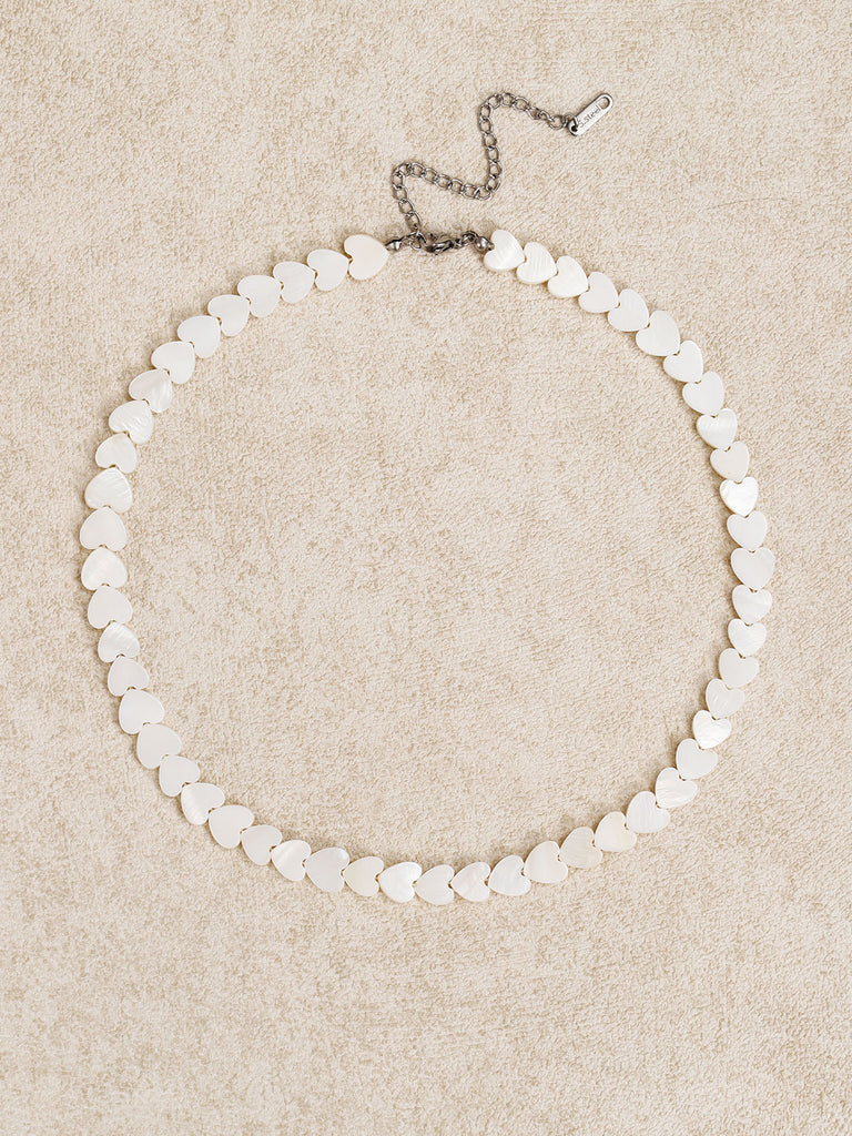 Shell love necklace White Sustainable Necklaces - BERLOOK