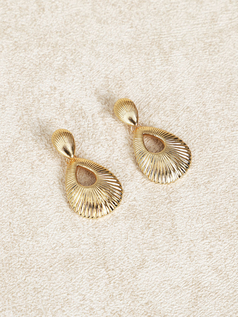 The Water Drops Cutout Earrings Gold Sustainable Earrings - BERLOOK